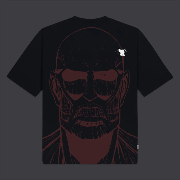 dolly noir camiseta colossal titan over