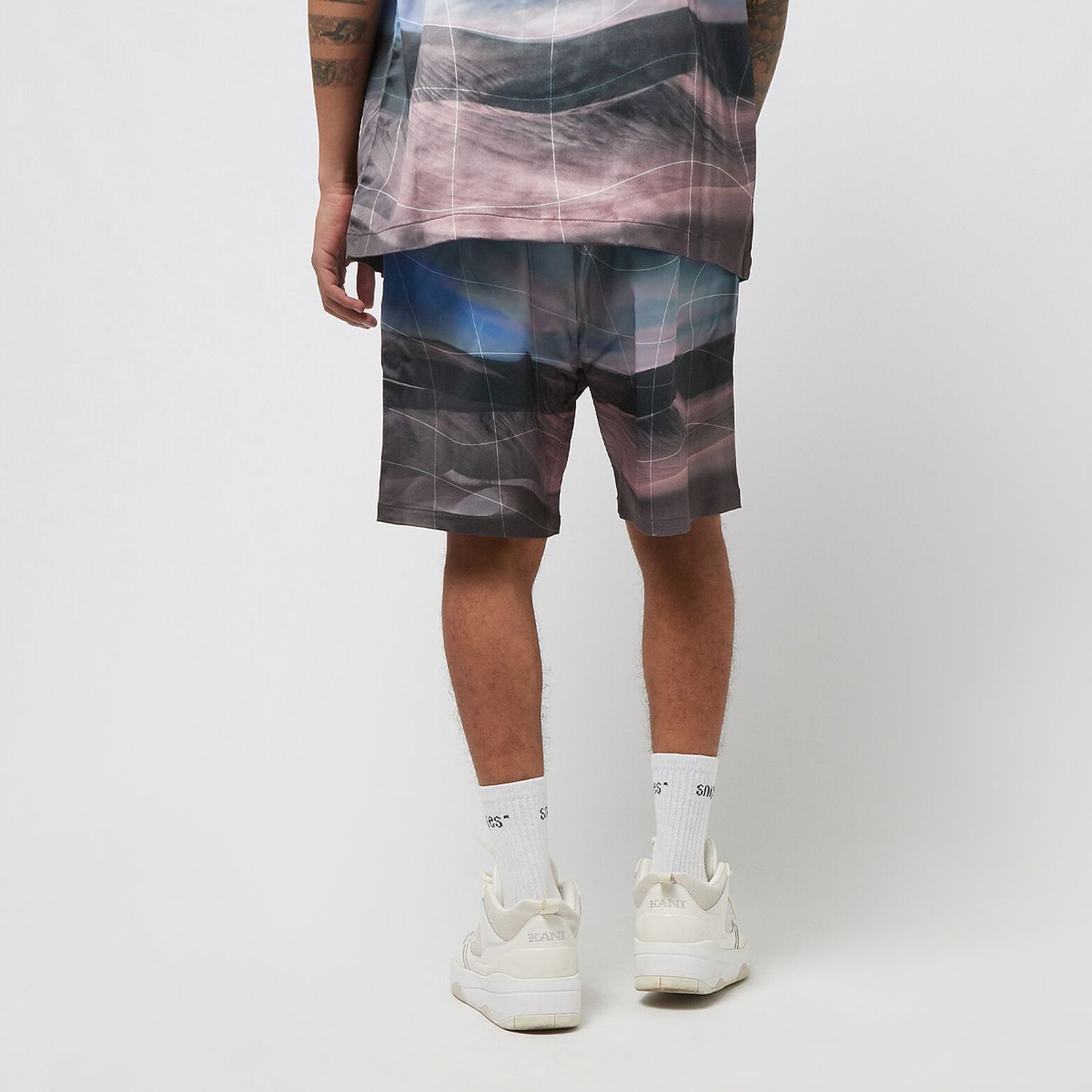 karl kani bermuda woven signa metaverse resort