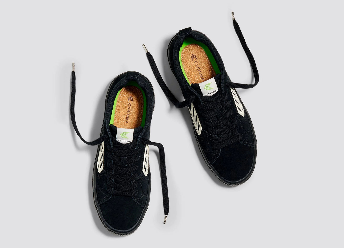 cariuma zapatilla catiba pro all black suede and canva