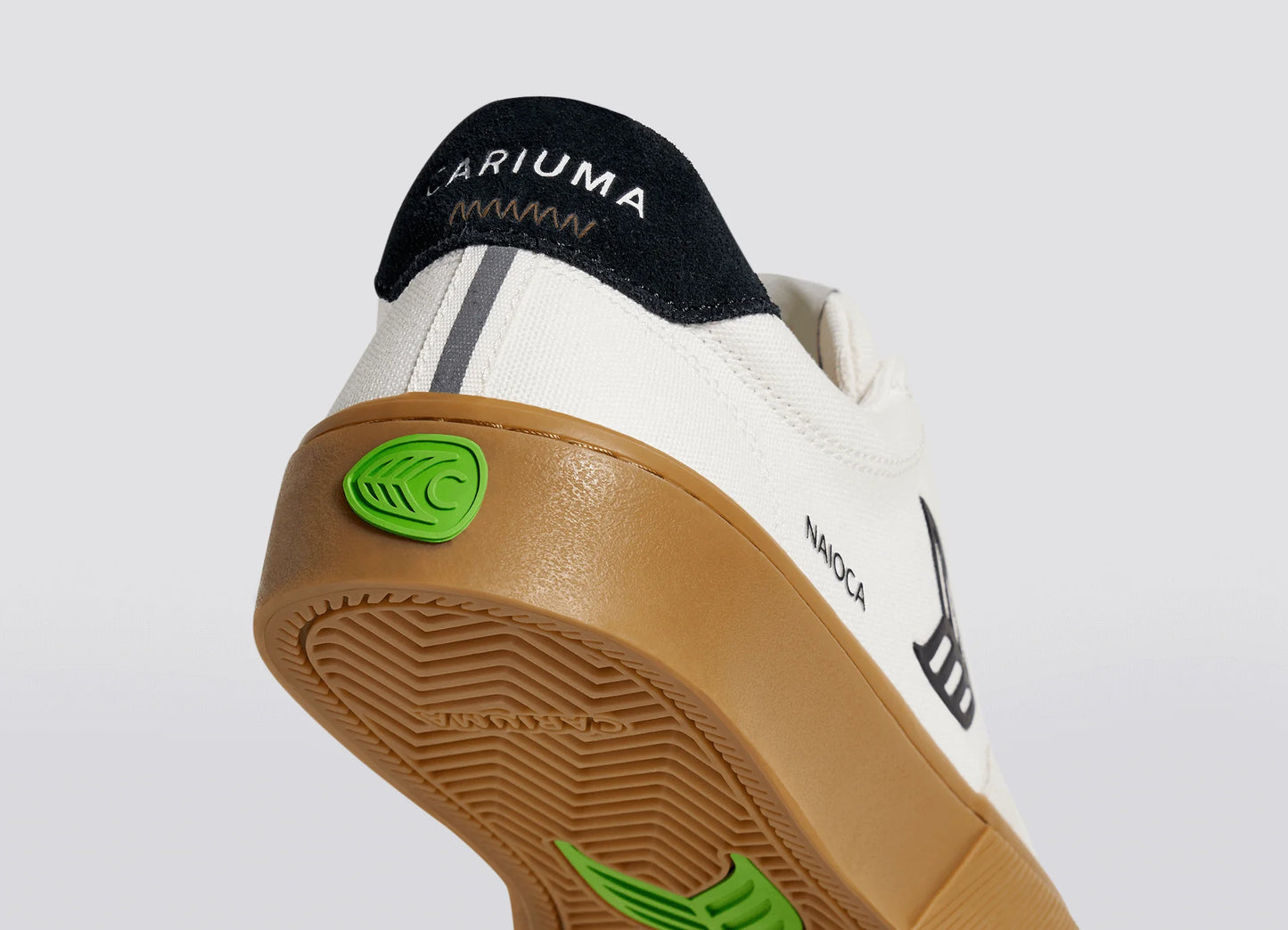 cariuma zapatilla naioca skate gum vintage white suede off white