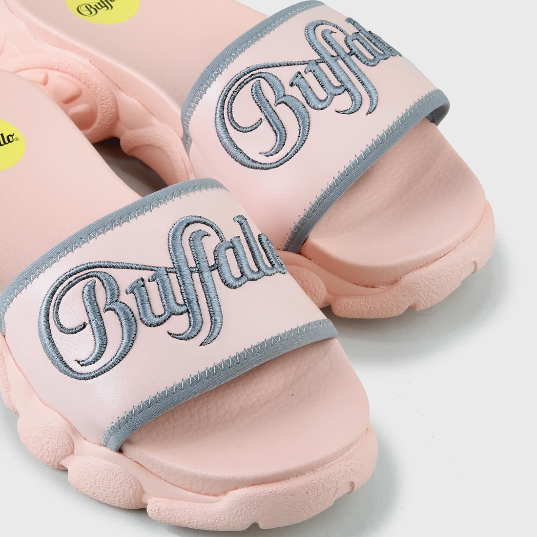 Buffalo London Sandalias Elani Rosa y Gris