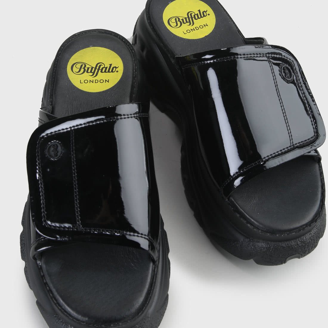Buffalo London Sandalias Clásicas Negras
