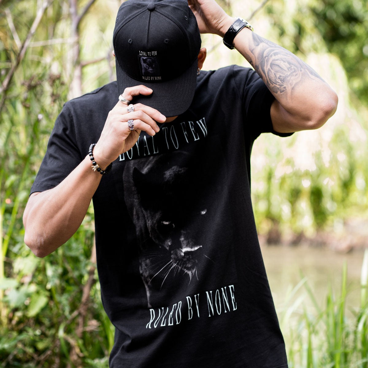 KING APPAREL CAMISETA EARLHAN TECHWEAR PANTHER NEGRO