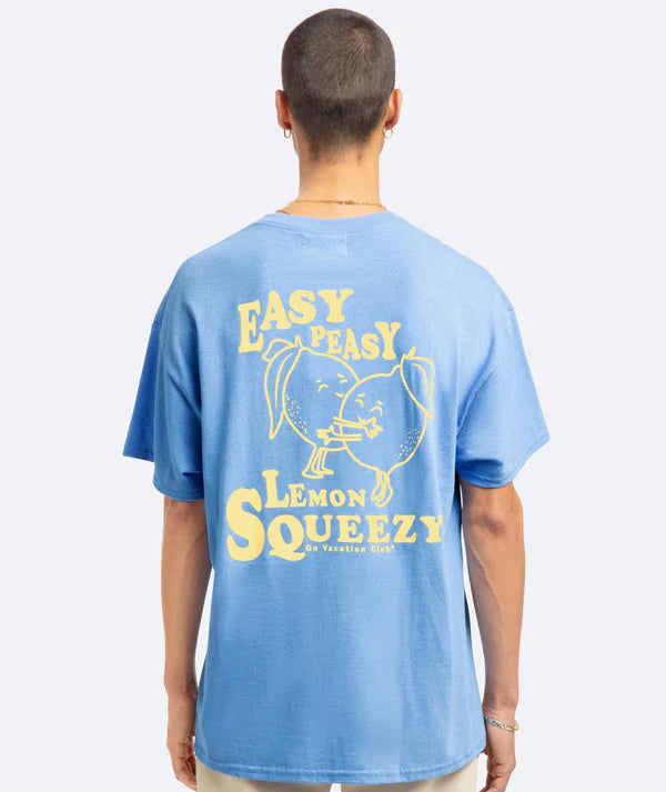 on vacation camiseta lemon squeezy ligth blue