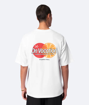 on vacation camiseta priceless vibes