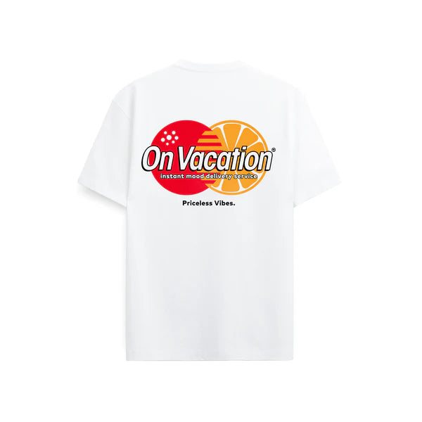 on vacation camiseta priceless vibes