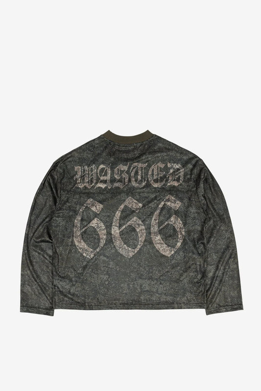 5618796