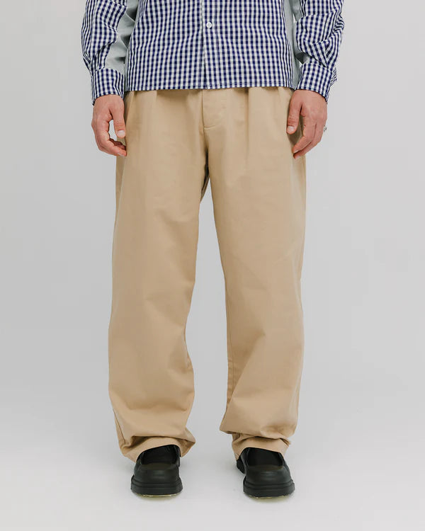 we are not friends pantalón pleat cream chino