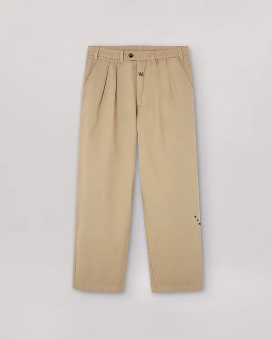 we are not friends pantalón pleat cream chino