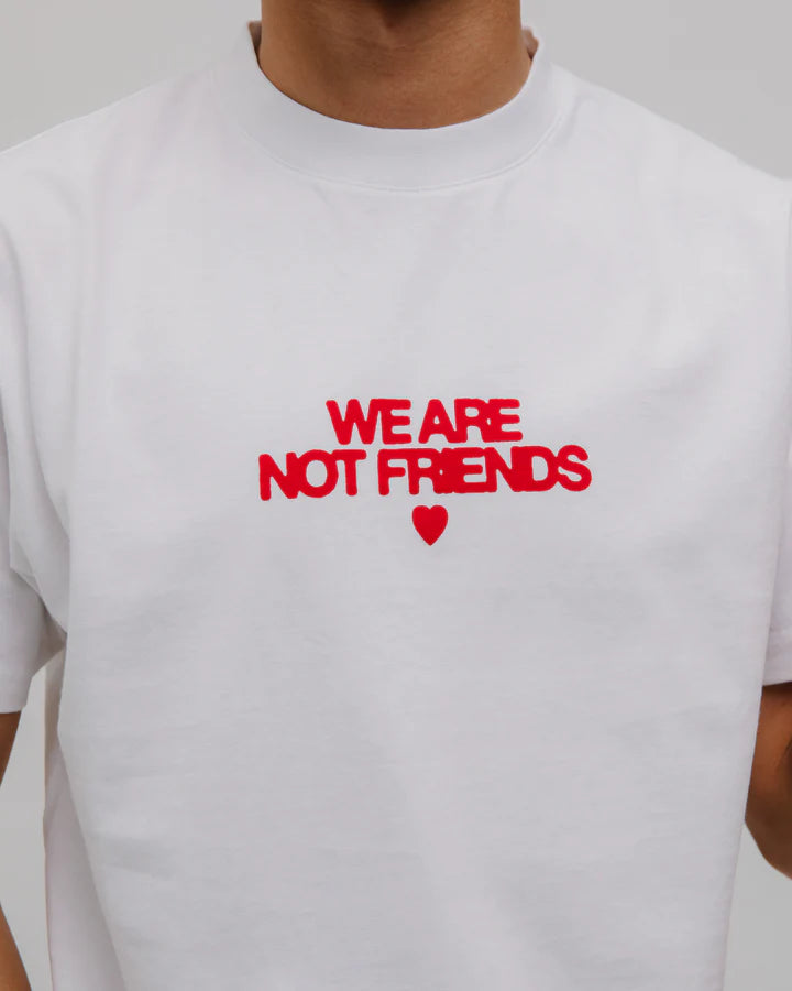 we are not friends camiseta bold love