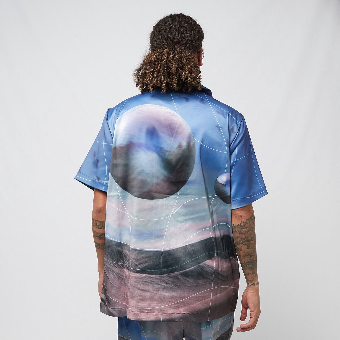 karl kani camiseta woven signature metaverse resort