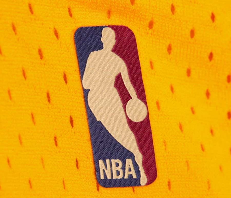 mitchell & ness camisilla  Anderson Varejao Gold Cleveland Cavaliers 2004/05 Hardwood Classics Swingman Jersey