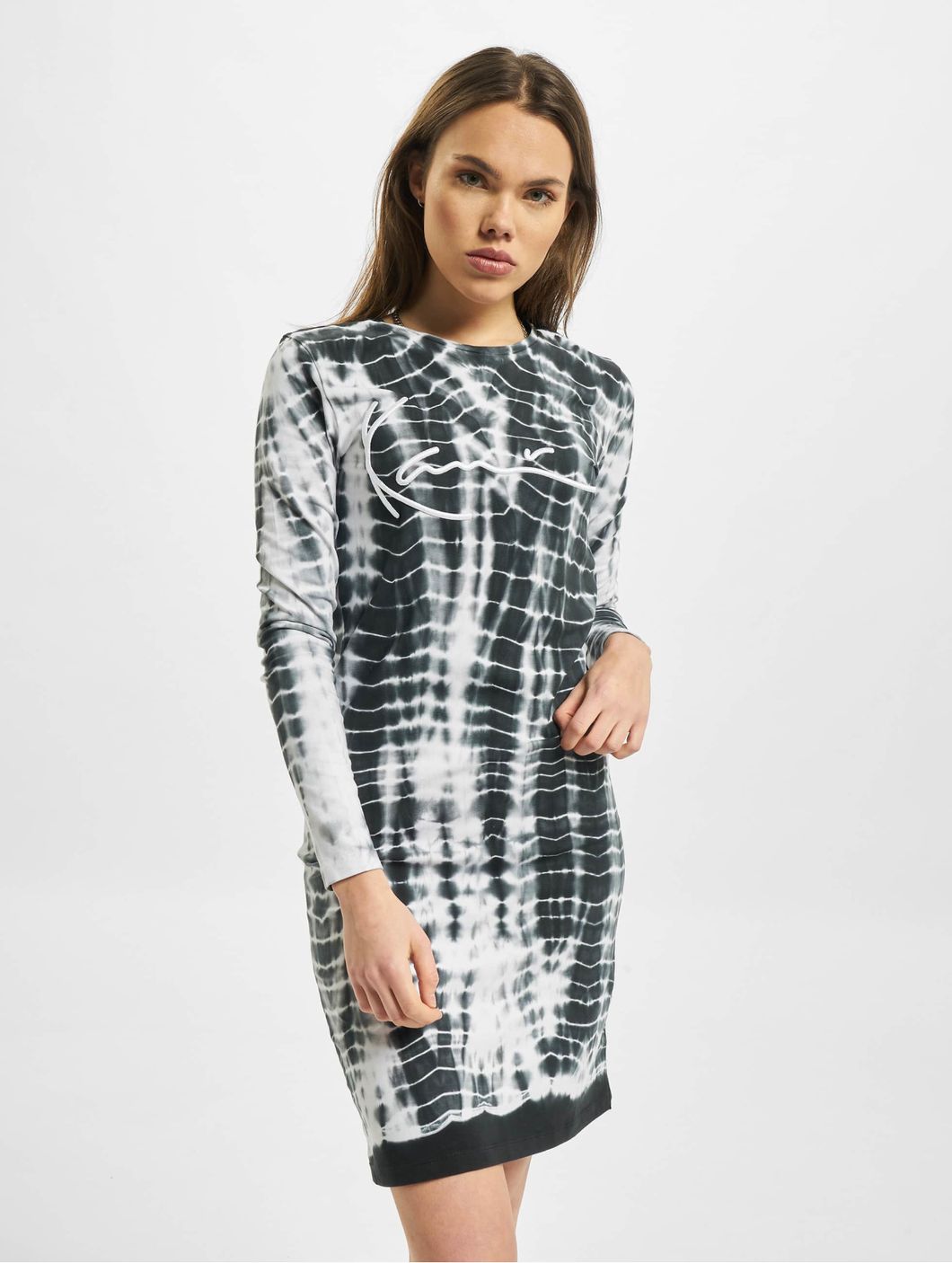 karl kani vestido signature tie dye negro