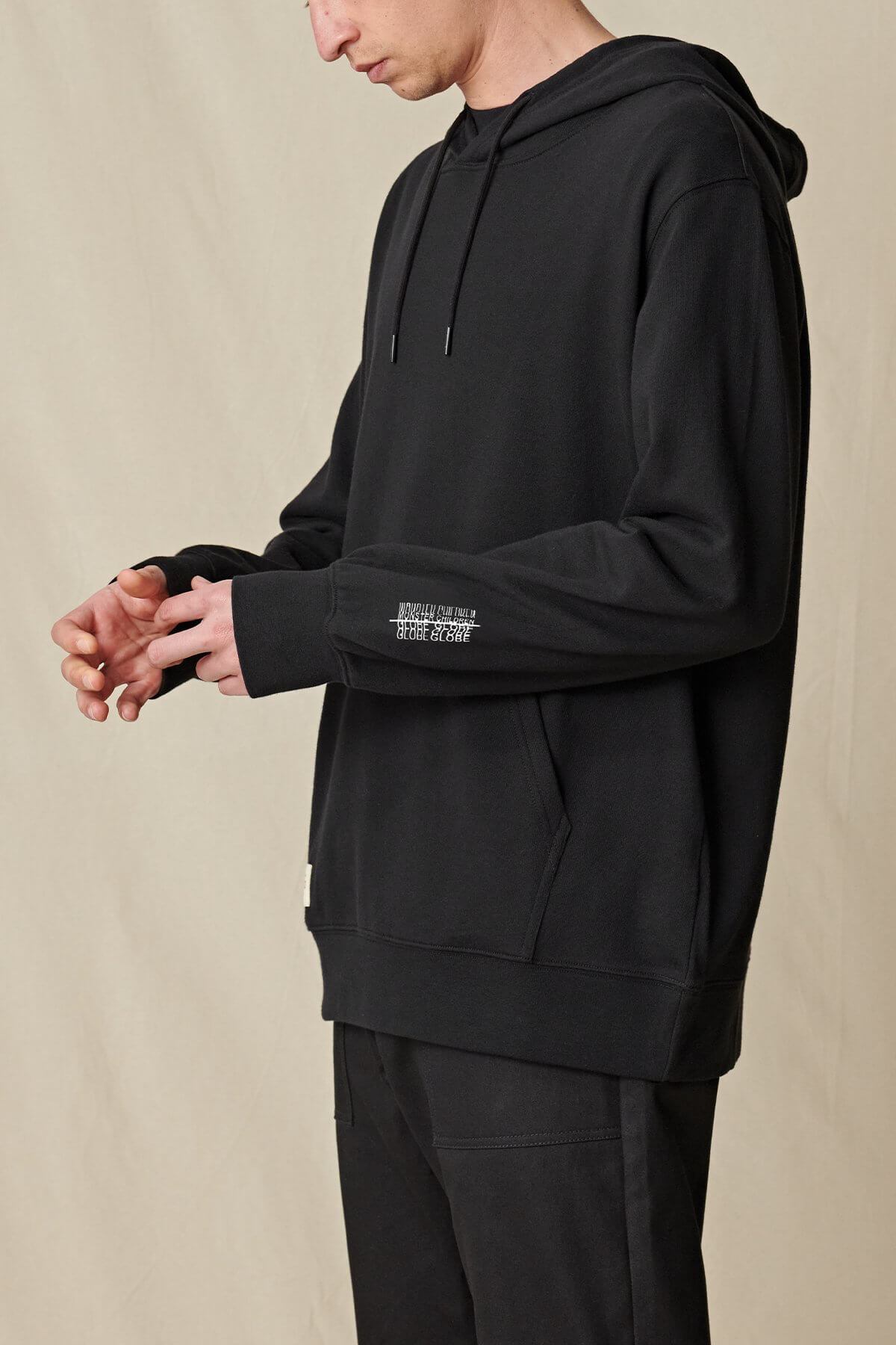 Globe Sudadera Refuse Skull Negra
